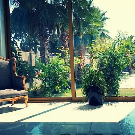 Melathron מלון חניוטי