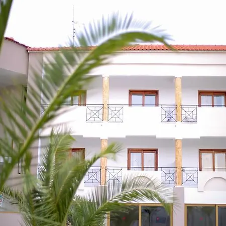 מלון Melathron 4*