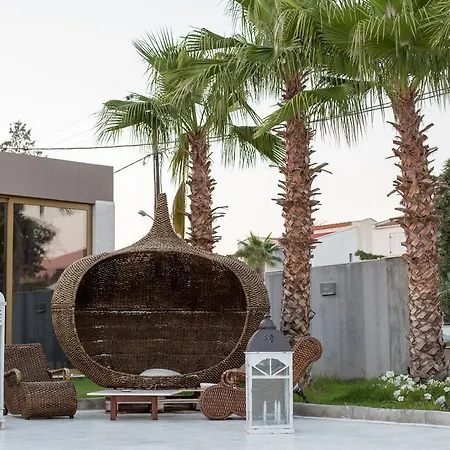 מלון Melathron חניוטי